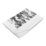 AVEZZI Box Camo Blanket